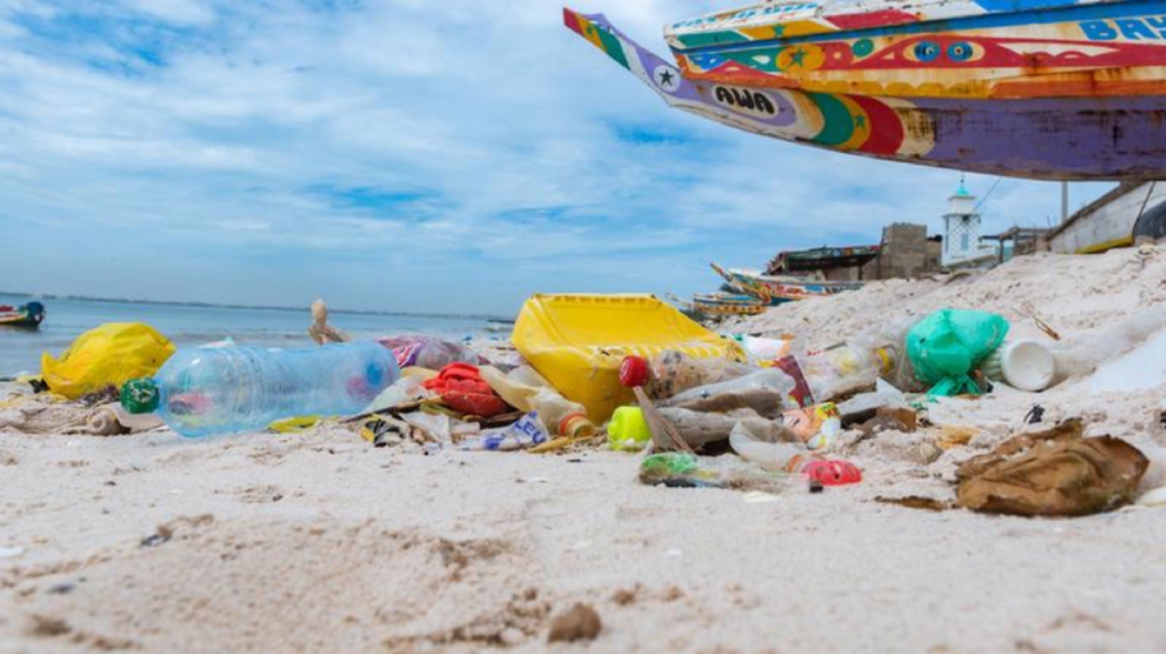 منظمة دولية: على موريتانيا أن تحذر من تتحول إلى مكب&nbsp;(…)