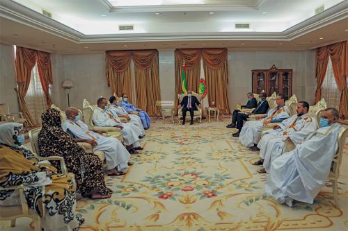 الرئيس يلتقي نواب حزبه في ضوء مقاربة جديدة