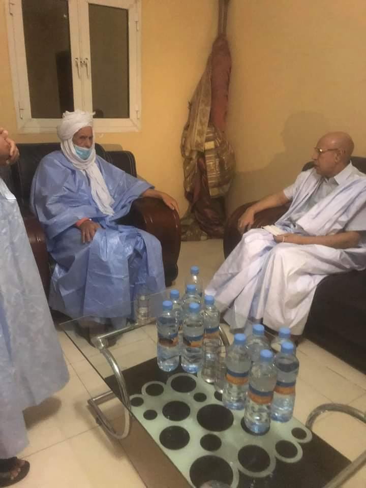 صورة جديدة تجمع الرئيس ولد الغزواني مع الرئيس الأسبق ولد&nbsp;(…)