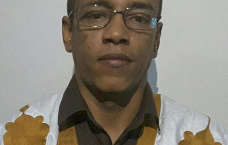 غزواني والخروج من تحت العباءة