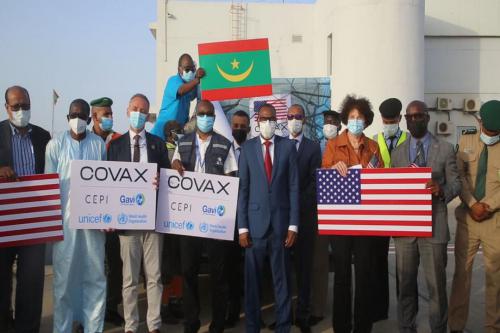 أمريكا تسلم موريتانيا 302400 جرعة من لقاح كورونا