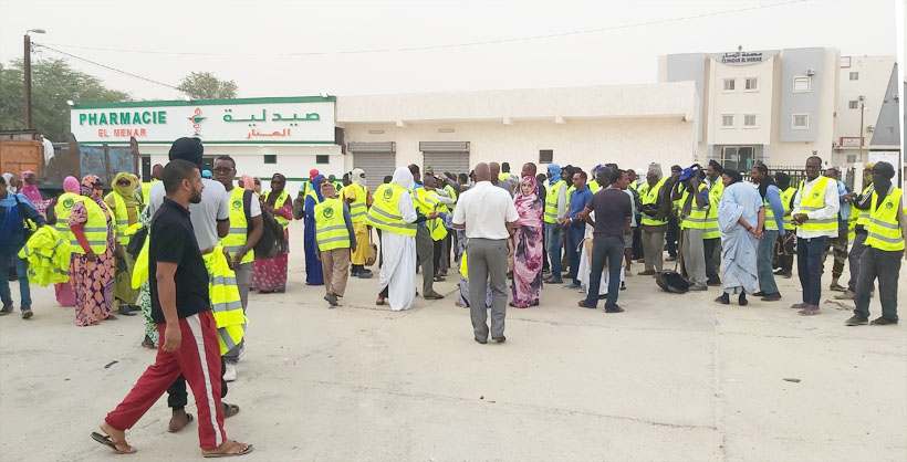 عمال النظافة: نعاني أزمة تأخر الراتب المستمرة ونطالب بحلها