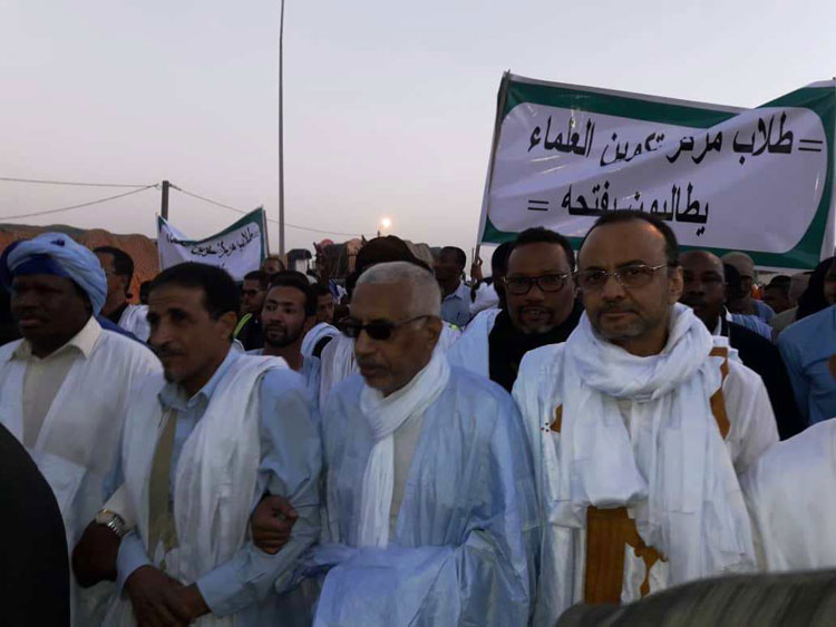 المعارضة في نهاية مسيرتها بساحة بن عباس: هذه هي مطالبنا&nbsp;(…)