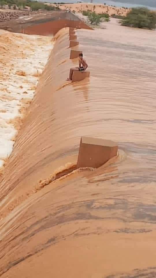 وزارة الداخلية تصدر بيانا حول وضعية الطفل العالق في مياه&nbsp;(…)