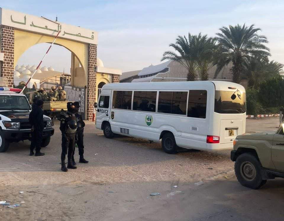 عاجل: وصول ولد عبد العزيز والمتهمين معه للمحكمة