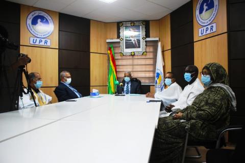 رئيس الحزب الحاكم يوقع اتفاق عمل بموجبه تصرف تبرعات&nbsp;(…)