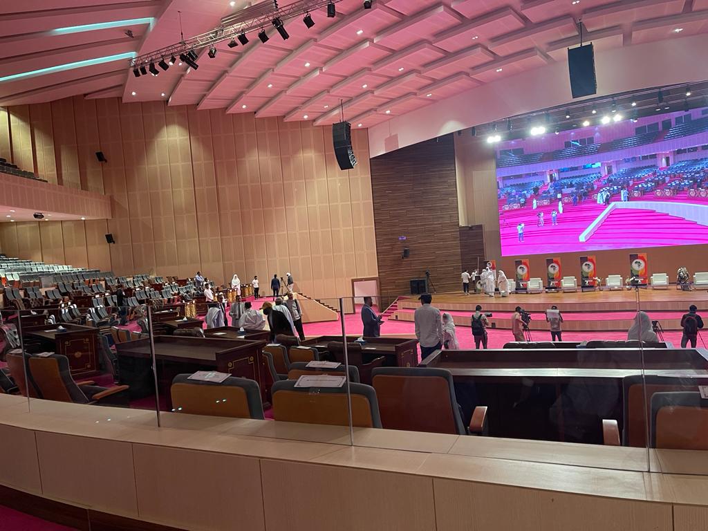 بداية التوافد على قصر المؤتمرات 