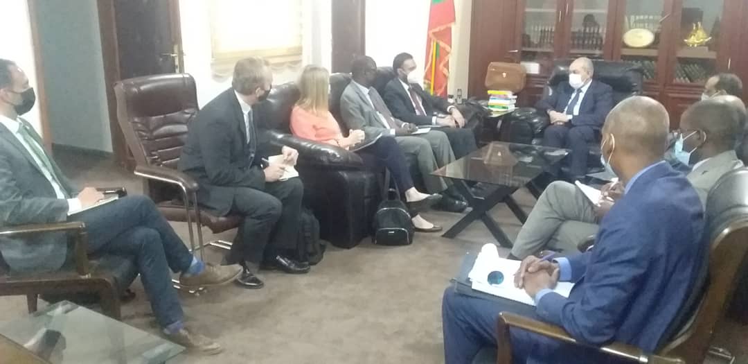 وزير العدل يستقبل السفير الامريكي للحريات الدينية المتجول