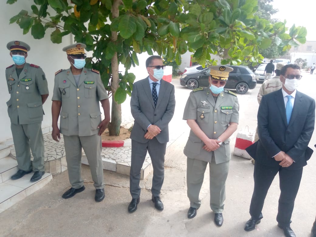 رئيس الجمهورية يزور حمود في المستشفى العسكري ويقول له&nbsp;(…)