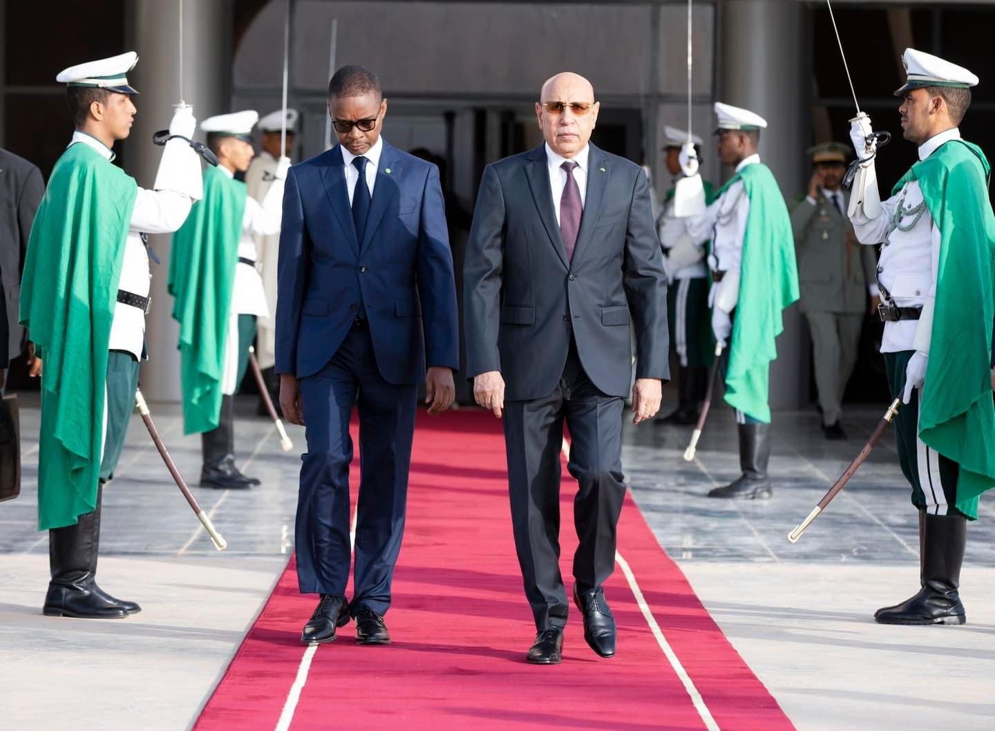 ولد الغزواني يشارك في القمة العربية الطارئة بمصر