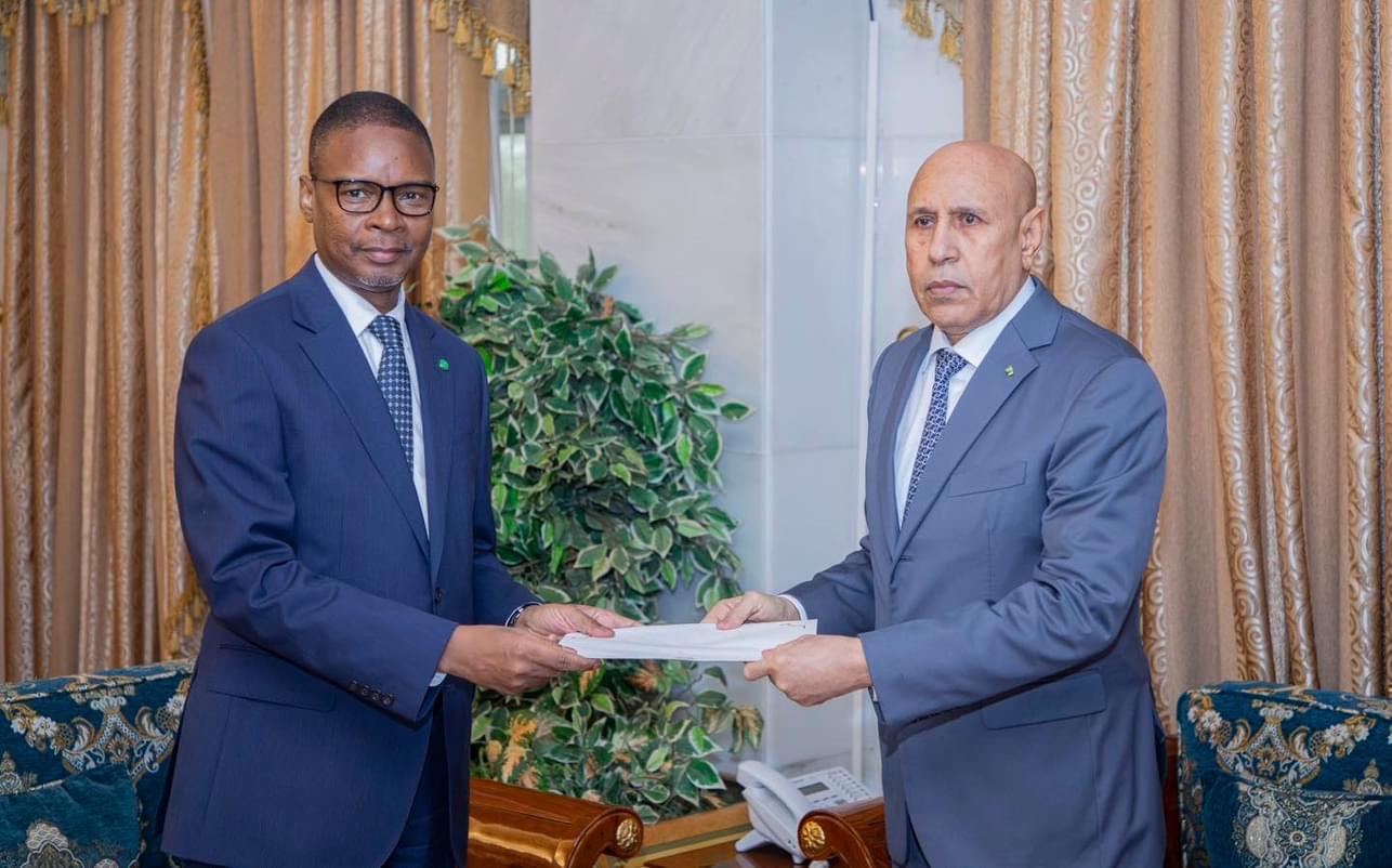 ولد بلال يقدم استقالة حكومته للرئيس المنتخب غزواني