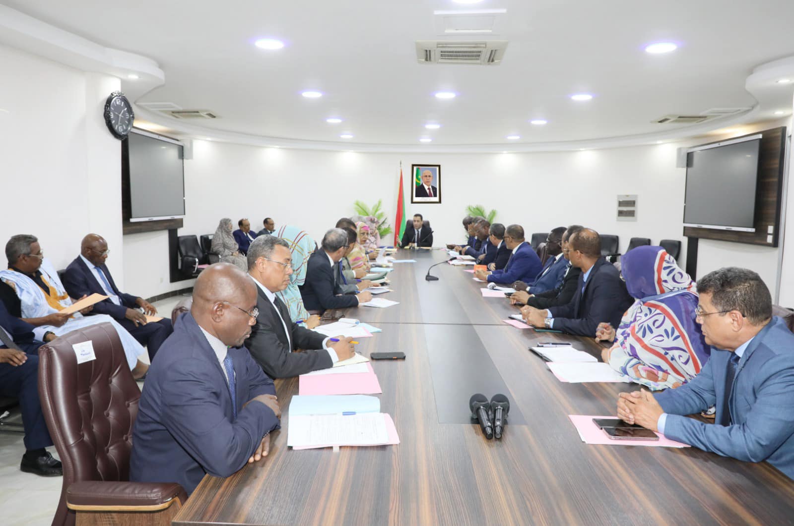 الوزير الأول: تجب مواصلة المتابعة الميدانية الدقيقة حتى&nbsp;(…)