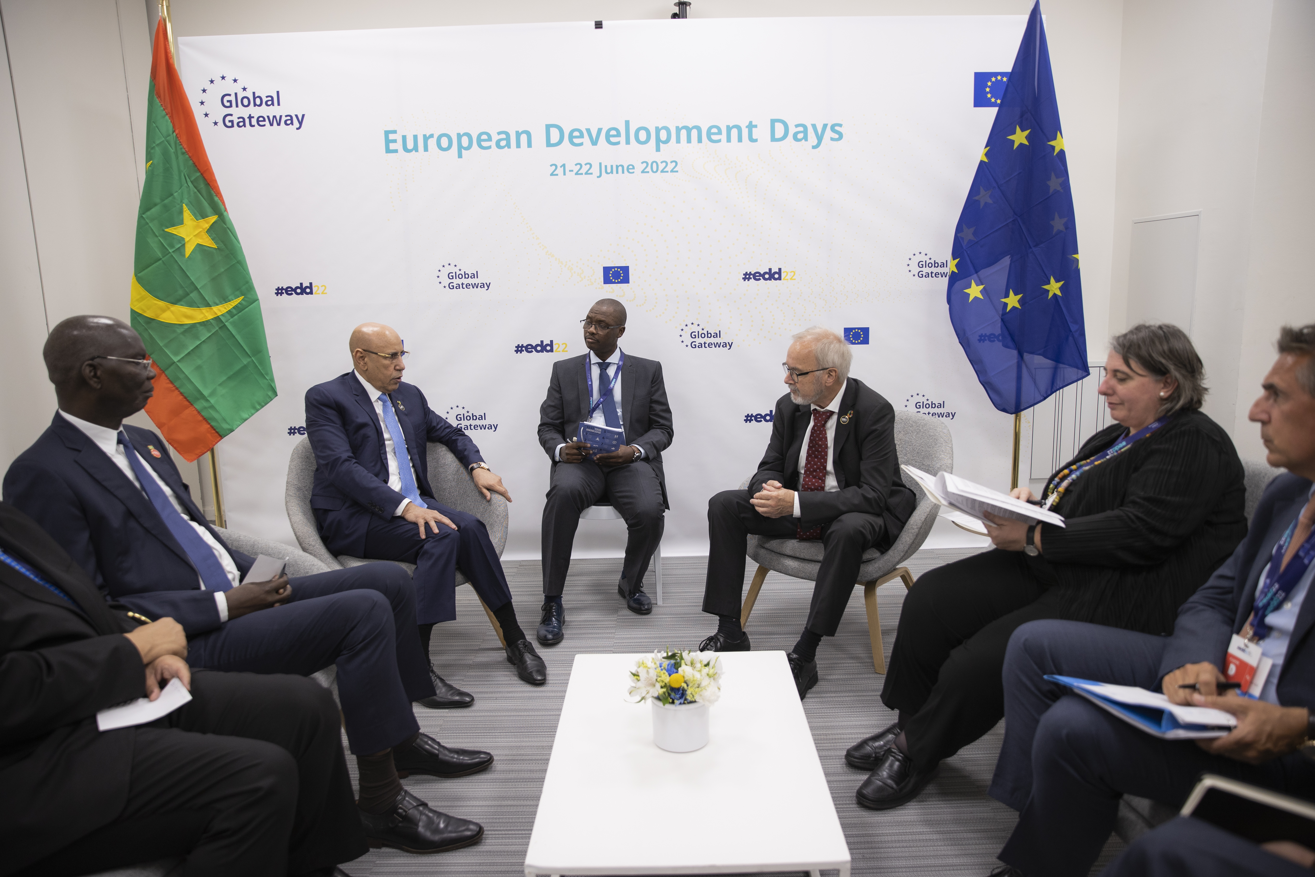 ولد الغزواني يوقع مع بنك الاستثمار الأوروبي تعاونا في&nbsp;(…)