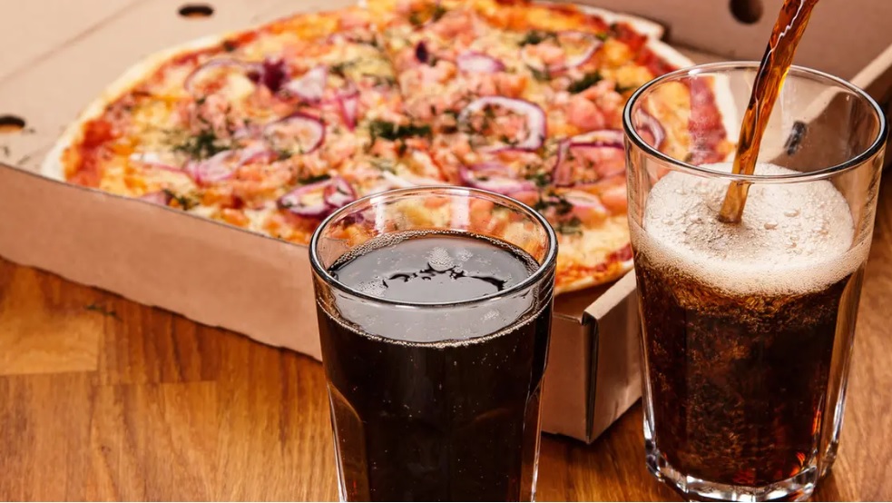 احذر هذه المشروبات والأطعمة لتجنب العطش في رمضان..