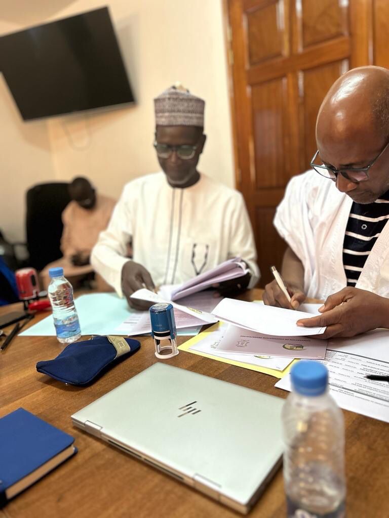 عمدة الميناء يوقع مع عمدة بلدية انغي ميخي اتفاقية توأمة&nbsp;(…)