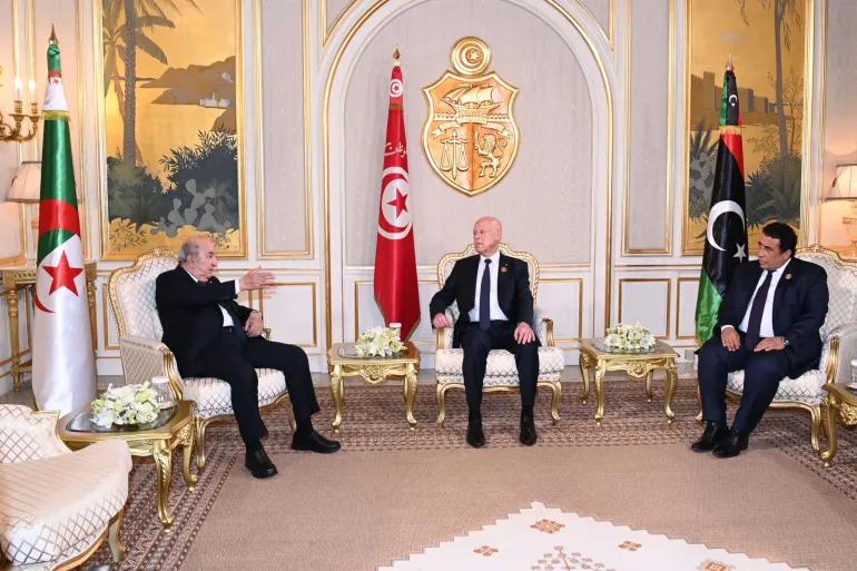 قمة تشاورية ثلاثية بحضور تونس والجزائر وليبيا وغياب&nbsp;(…)